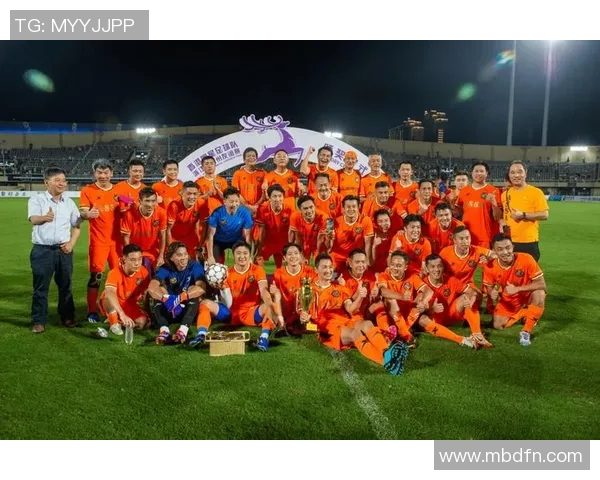 24号足球明星领衔的传奇之路：从青涩新星到全球足坛顶尖巨星的成长历程