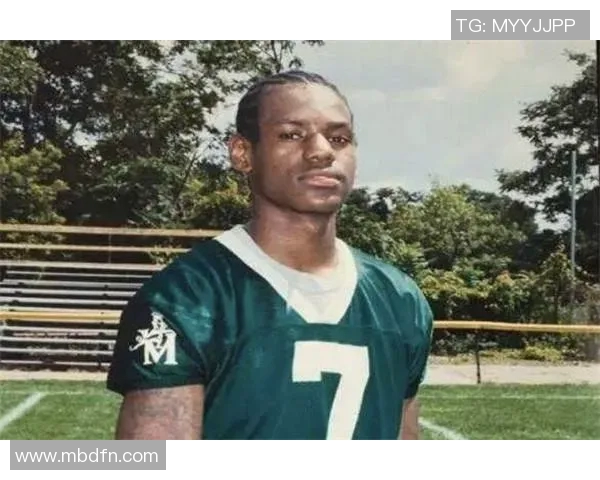 足球球星小辫子是谁 他在场上的表现为何如此引人注目